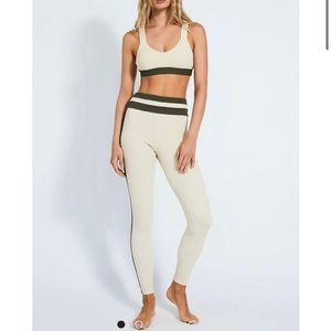 Devon Windsor workout set